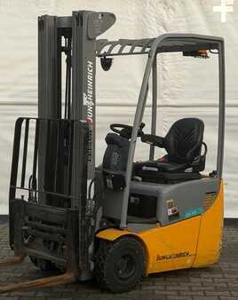 Sähkö - 3 pyör 2019  Jungheinrich EFG 110 (1)