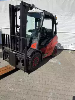 Empilhador a gás 2017  Linde H 45 T (1)