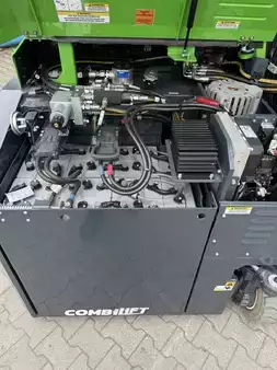 Chariots multidirectionnels 2025  Combilift CBE 3000 (6)