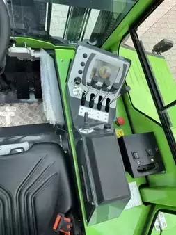 Chariots multidirectionnels 2025  Combilift CBE 3000 (7)