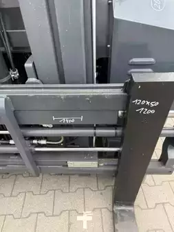 Chariots multidirectionnels 2025  Combilift CBE 3000 (8)