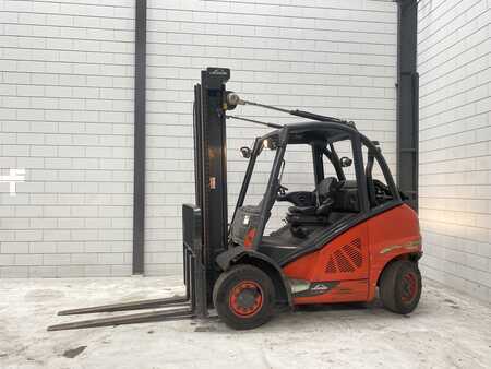 Empilhador a gás 2016  Linde H40T-02 (2)