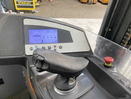 Reach Trucks 2017  Still FM-X14 (5)