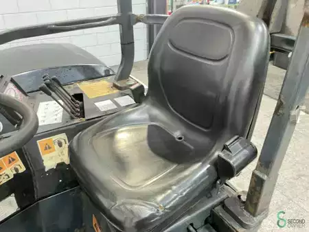 Diesel truck 2008  Moffett  (12)