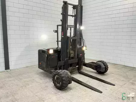 Diesel truck 2008  Moffett  (2)