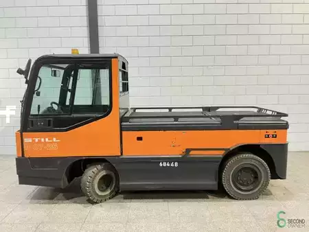 Schlepper 2014  Still R07-25 (1)