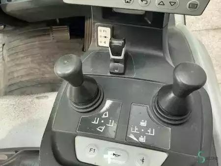 Chariots électriques à 4 roues 2019  Still RX20-16L (13)