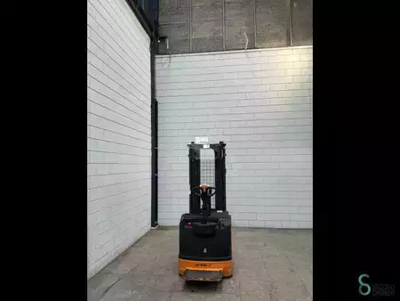 Stacker pedestre 2003  Still EGV-S14 (6)