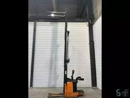 Stacker pedestre 2003  Still EGV-S14 (8)