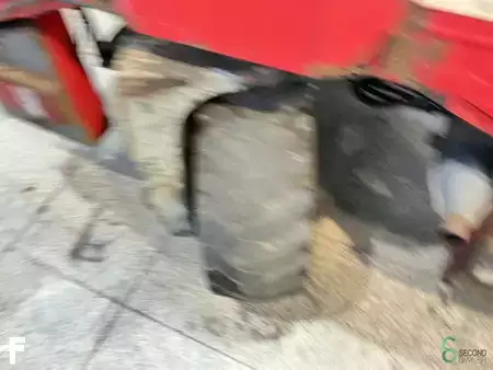 Chariots élévateurs diesel 2004  Moffett  (17)