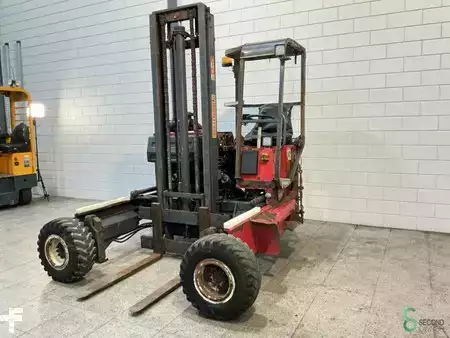 Chariots élévateurs diesel 2004  Moffett  (3)