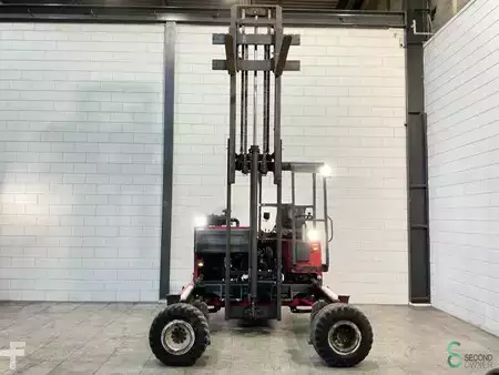 Chariots élévateurs diesel 2004  Moffett  (7)