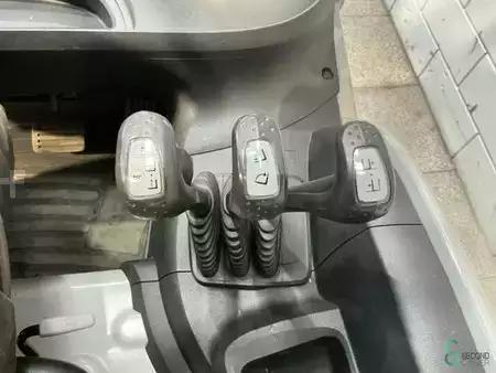 Chariots électriques à 4 roues 2020  Still RX20-16 (11)