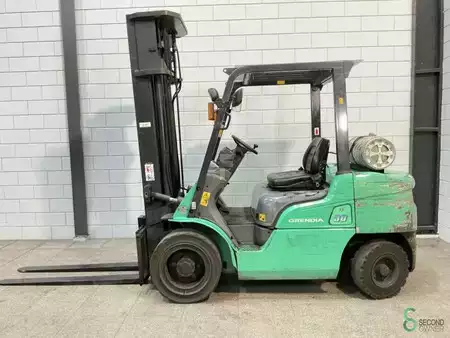 LPG heftrucks 2008  Mitsubishi FG30N (1)