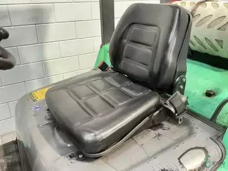 LPG heftrucks 2008  Mitsubishi FG30N (11)