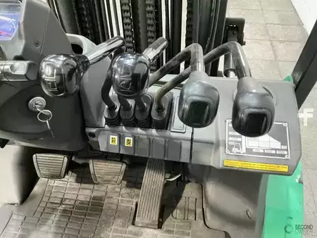 LPG heftrucks 2008  Mitsubishi FG30N (13)