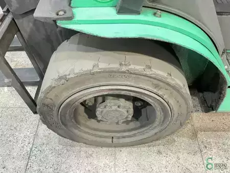 LPG heftrucks 2008  Mitsubishi FG30N (19)