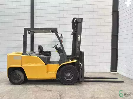 Diesel truck 2018  TCM FD 40 T 8 (2)