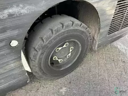 Boční vysokozdvižný vozík 2015  Valmar  (16)