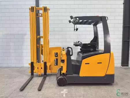 Recogepedido vertical 2005  Jungheinrich EFX 413 (1)