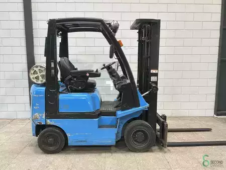 Gázüzemű targoncák 2013  Nissan P 1 D 1 A 15 LQ (2)