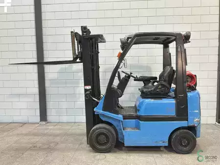 Gázüzemű targoncák 2013  Nissan P 1 D 1 A 15 LQ (7)