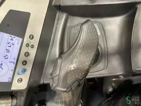 Reach Trucks 2015  Still FM-X17 (7)