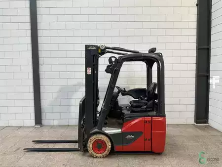 Chariots électriques à 4 roues 2018  Linde E12-02 (1)