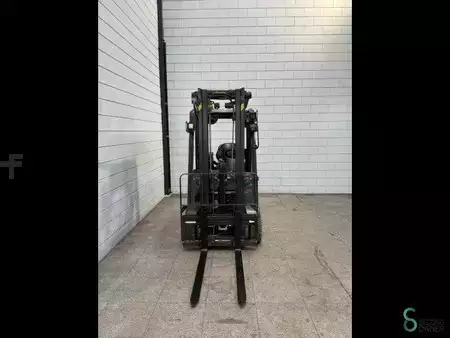 Chariots électriques à 4 roues 2018  Linde E12-02 (4)