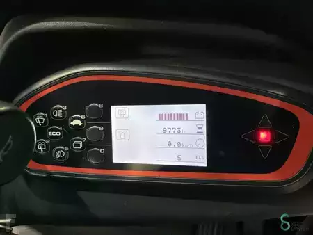 Tahač 2015  Linde W08 (9)