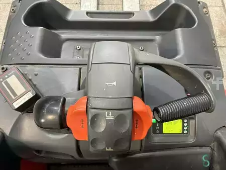 Elektrische palletwagens 2021  Linde T20SP (9)