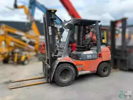 Dieselový VZV 2000  Toyota 02-7 FDF 30 (2)