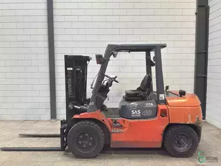 Dieselový VZV 2006  Toyota 42-7 FD 35 (1)