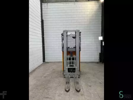 Stacker pedestre 2020  Still FXV14N (22)