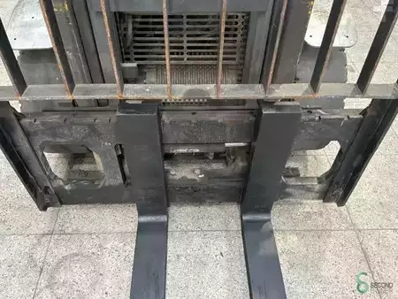 Carretilla elevadora GLP 2020  Still RX 70-40 T (5)