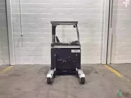 Reach Truck 2015  Still FM-X17 (2)