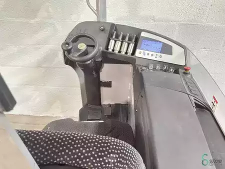 Reach Trucks 2018  Still FM-X20 (7)