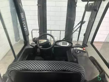 Chariots électriques à 4 roues 2018  Still RX60-25L (10)