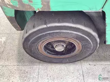 Dieselový VZV 2005  Mitsubishi FD50K (18)