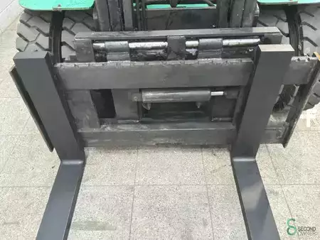 Dieselový VZV 2005  Mitsubishi FD50K (4)