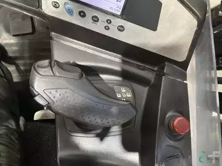 Carretilla retráctil 2019  Still FM-X17 (11)