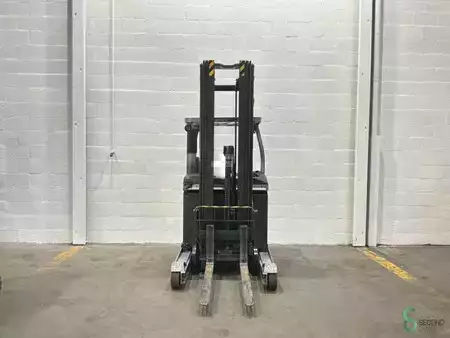Carretilla retráctil 2019  Still FM-X17 (2)
