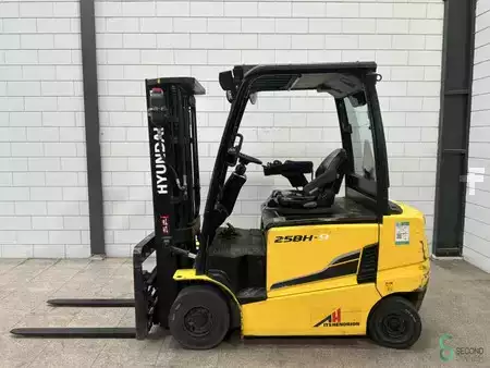Elektro čtyřkolový VZV 2016  Hyundai 25BH 9 (1)
