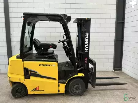 Elektro čtyřkolový VZV 2016  Hyundai 25BH 9 (2)