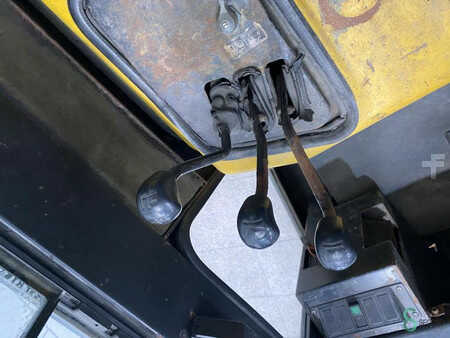 Diesel heftrucks 2004  Yale GDP 25 RF GDP (10)
