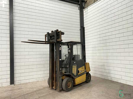 Diesel heftrucks 2004  Yale GDP 25 RF GDP (5)
