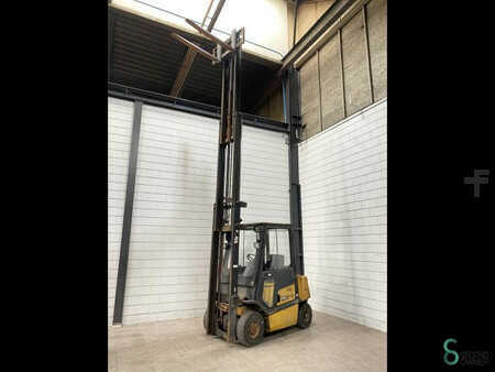 Diesel heftrucks 2004  Yale GDP 25 RF GDP (6)