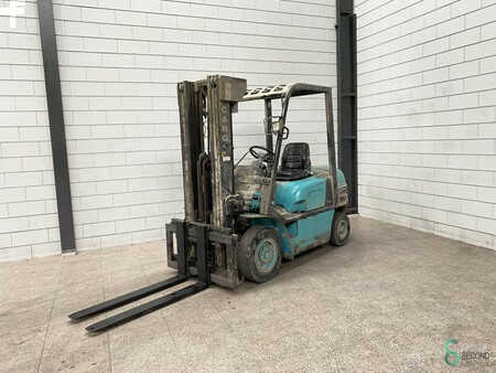 Dieselstapler - Patria FD25 FD (1)