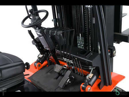 Elektro čtyřkolový VZV 2025  Noblelift CPD25-AF1H (13)