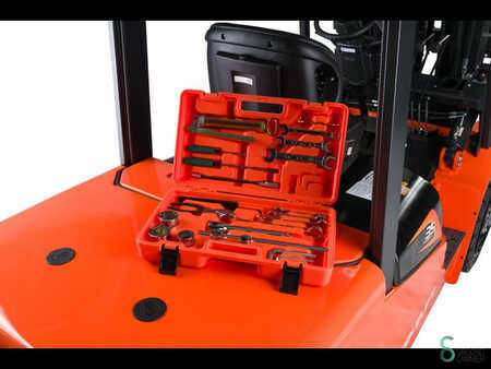 Elektro čtyřkolový VZV 2025  Noblelift CPD25-AF1H (19)